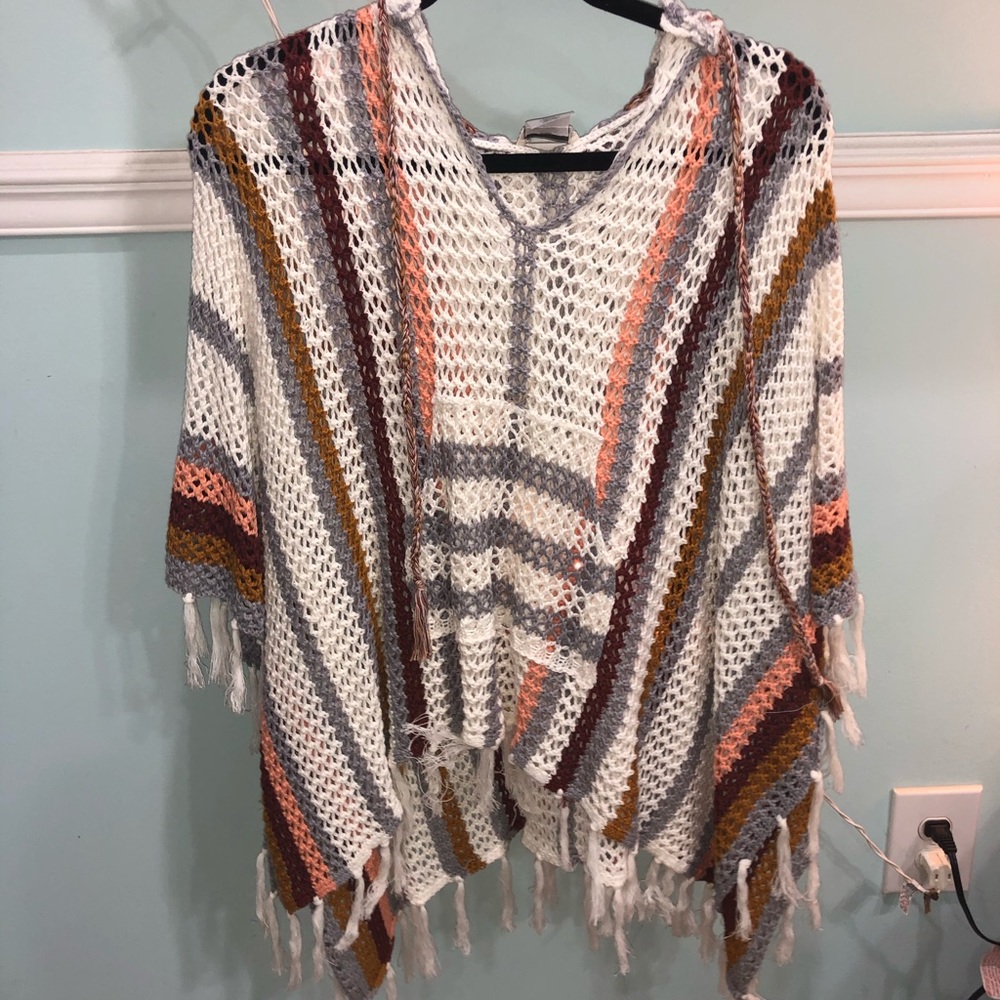 Francescas knotted poncho